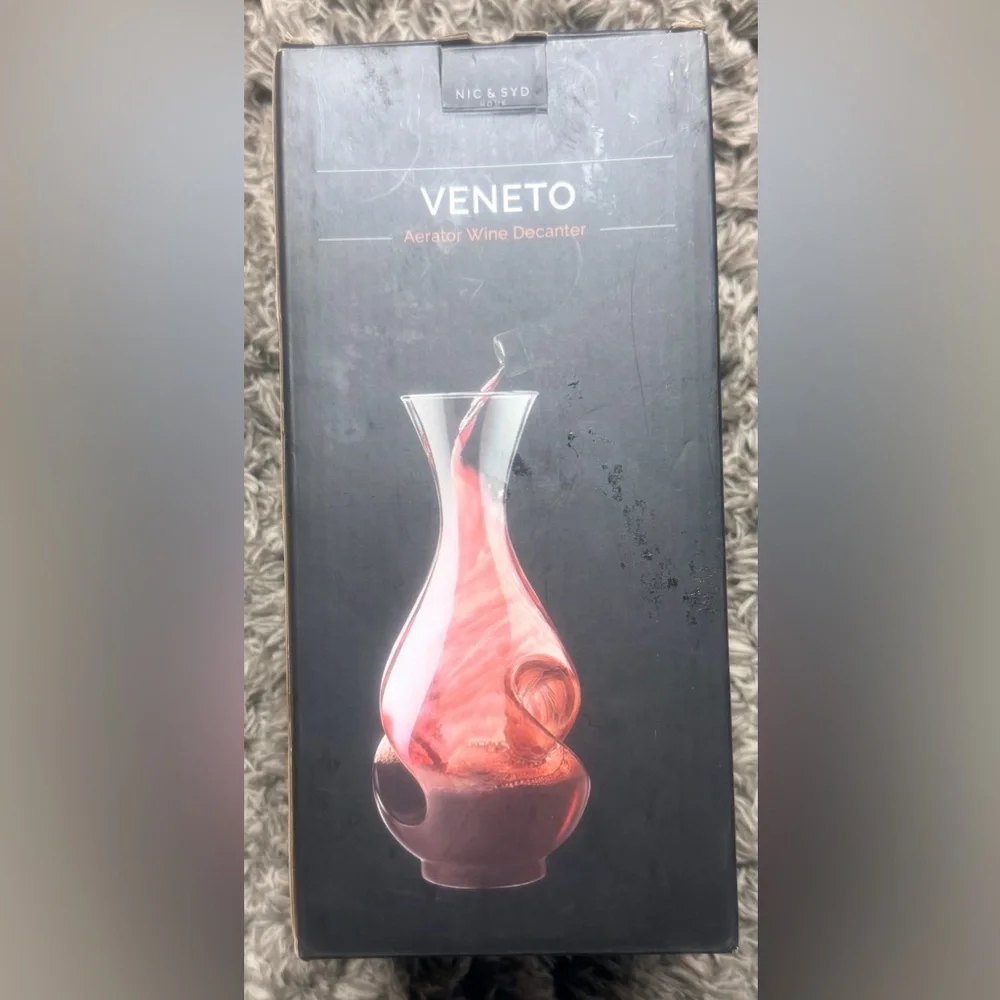 Nic & Syd Veneto Aerator Wine Decanter NEW